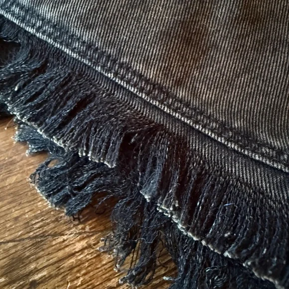 New Zenana Outfitters Black High Waist Fringed Hem Shorts - Picture 3 of 10